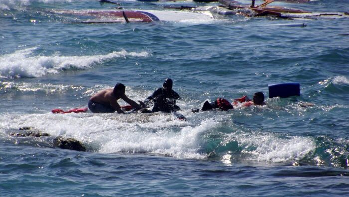 خفر السواحل التركي ينقذ عشرات السوريين
