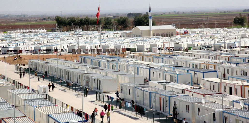 مخيمات اللاجئين السوريين في تركيا