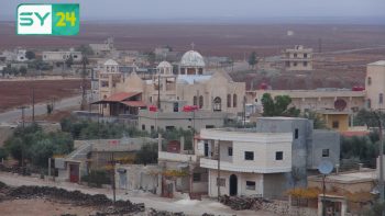 نعيش بحب وسلام والنظام يحاول التفرقة بيننا