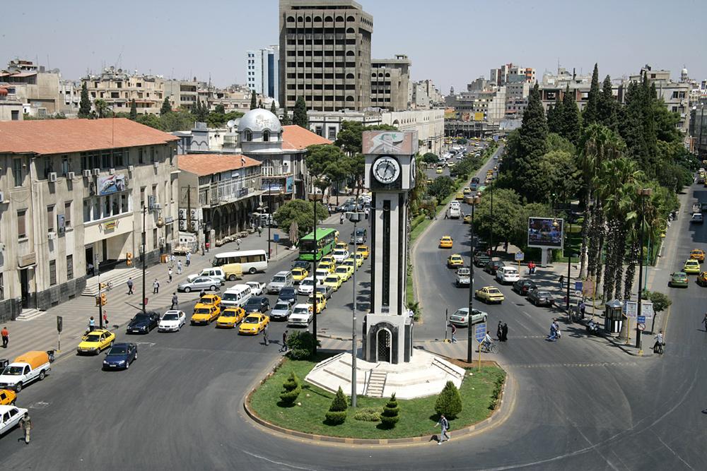 الأهالي يسخرون من عمل المؤسسات الحكومية في حمص