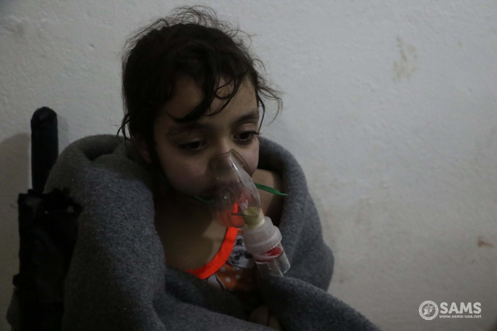 قال الدفاع المدني السوري بريف دمشق إن 124 مدنياً أصيبوا بحالات اختناق، بينهم أكثر من 100 طفل وامرأة