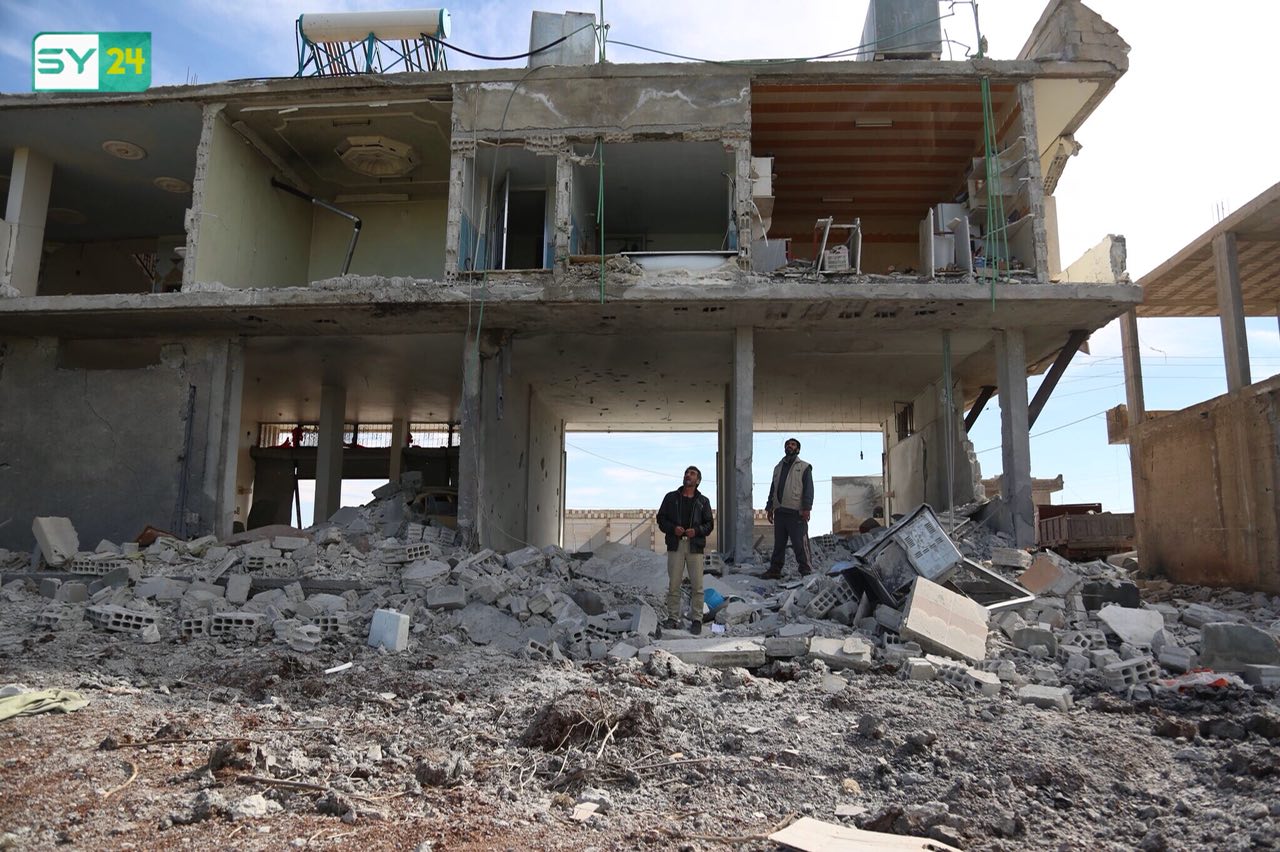 دمار واسع جراء غارات جوية على مناطق سكنية في درعا