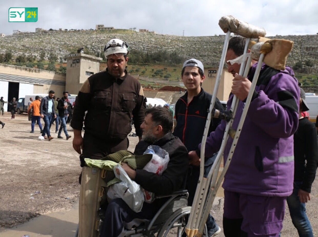 وصول نحو ألف شخص من مهجري عربين وكفربطنا وزملكا إلى ريف حماة