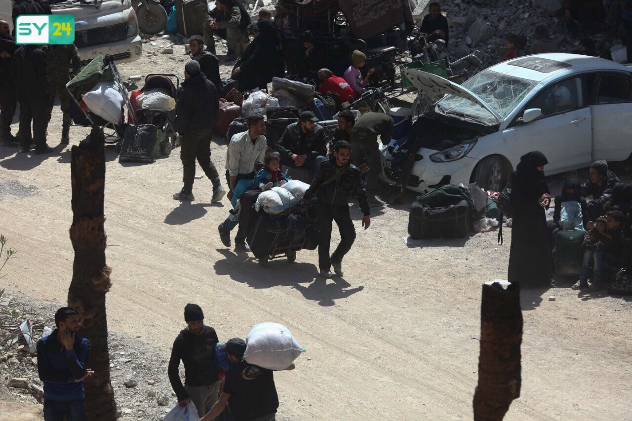 وصول الدفعة الرابعة من مهجري الغوطة الشرقية إلى ريف حماة