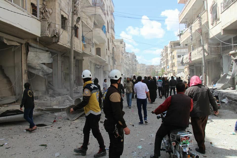 مقتل 5 مدنيين بينهم نساء وأطفال بغارات جوية على ريف إدلب