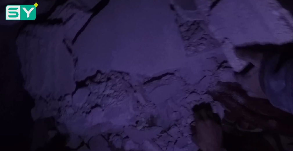 لحظات من الغوطة .. إخراج أطفال أحياء من تحت الأنقاض في بلدة مسرابا – آذار 2018