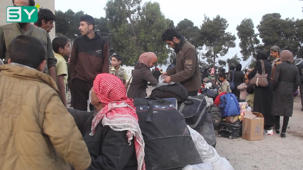 وصول الدفعة الأولى من مهجّري حرستا إلى الشمال السوري