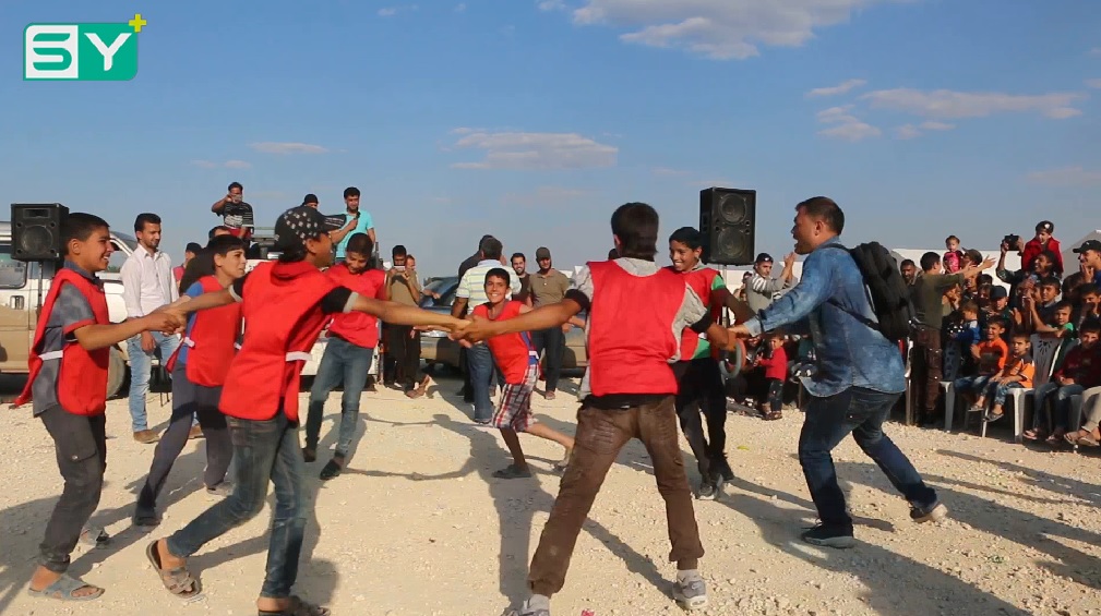 فريق “فسحة أمل” يقيم حفلاً ترفيهياً لأطفال الغوطة الشرقية في ريف حلب
