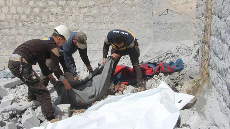 الطائرات الروسية تقتل 15 مدنياً بينهم مهجر من الغوطة الشرقية في ريف إدلب