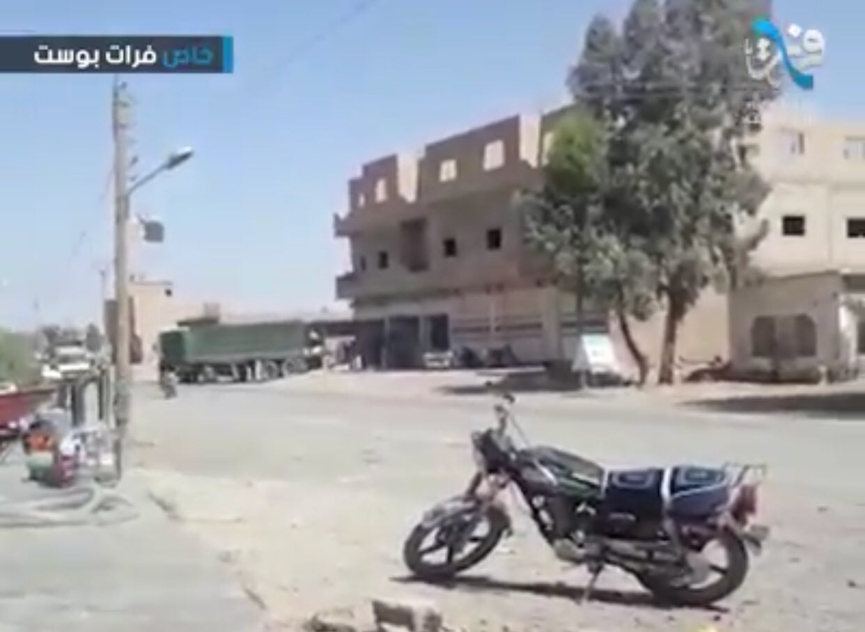 قوات سوريا الديمقراطية تسرق القمح من دير الزور وتنقله إلى الحسكة