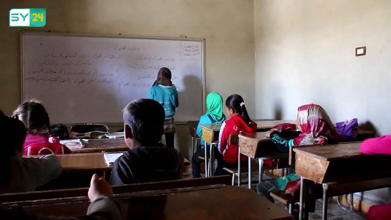 افتتاح مدرسة بجهود بسيطة في ريف الرقة الغربي