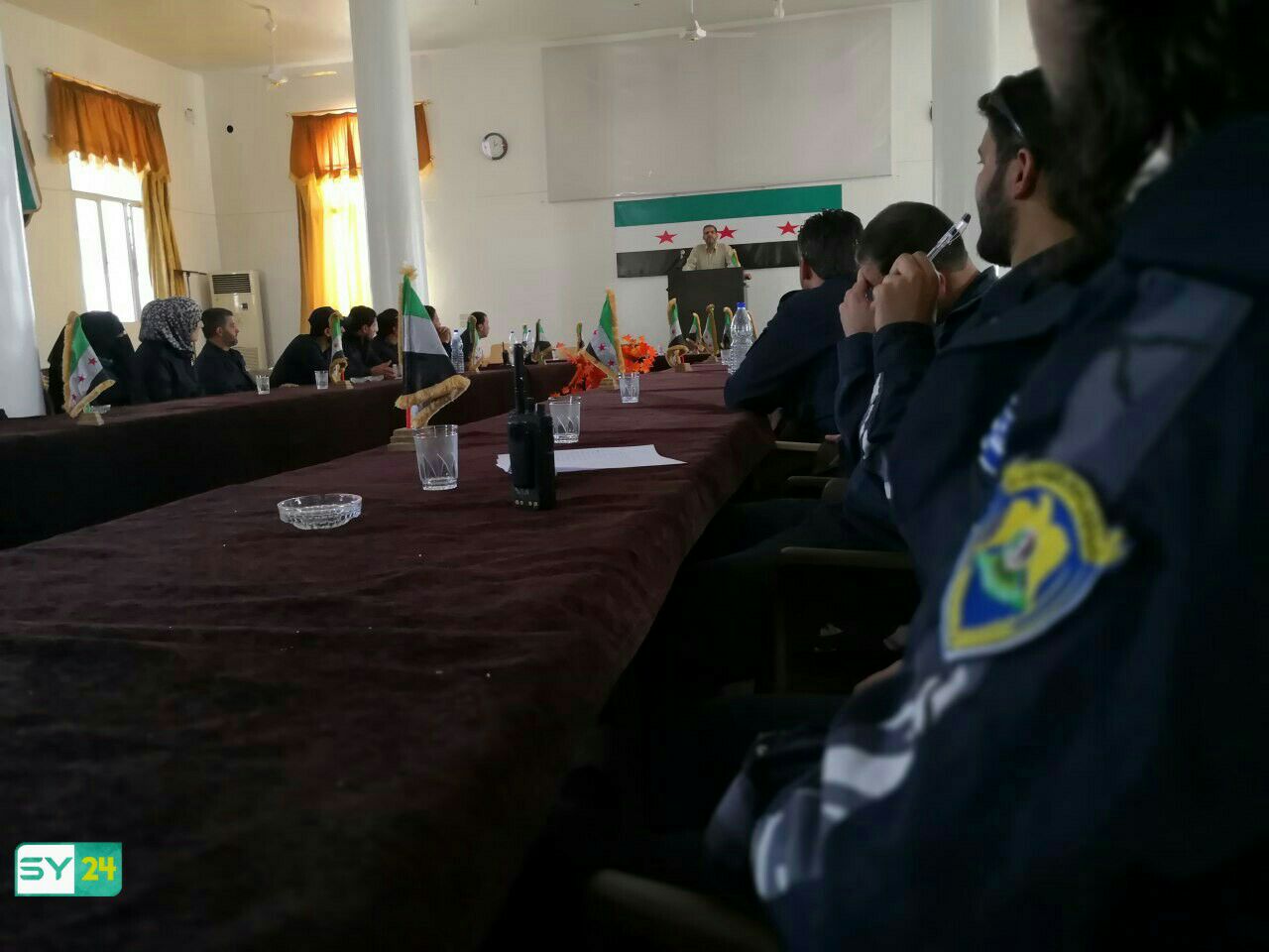الشرطة الحرة في درعا ترفد كوادرها بمحاضرات عن القانون الدولي الإنساني
