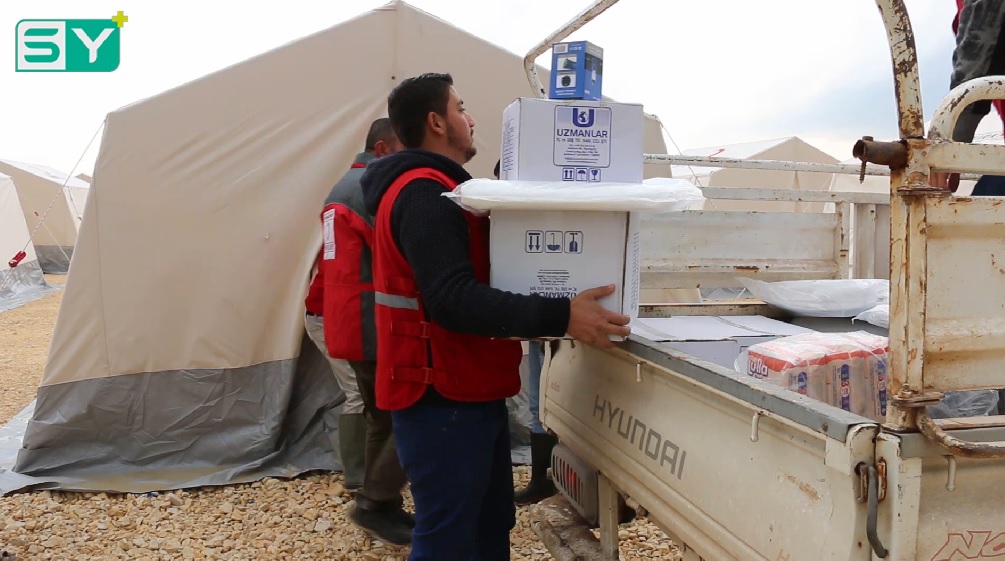 أهالي ريف حلب يستقبلون المهجرين من مدينة دوما