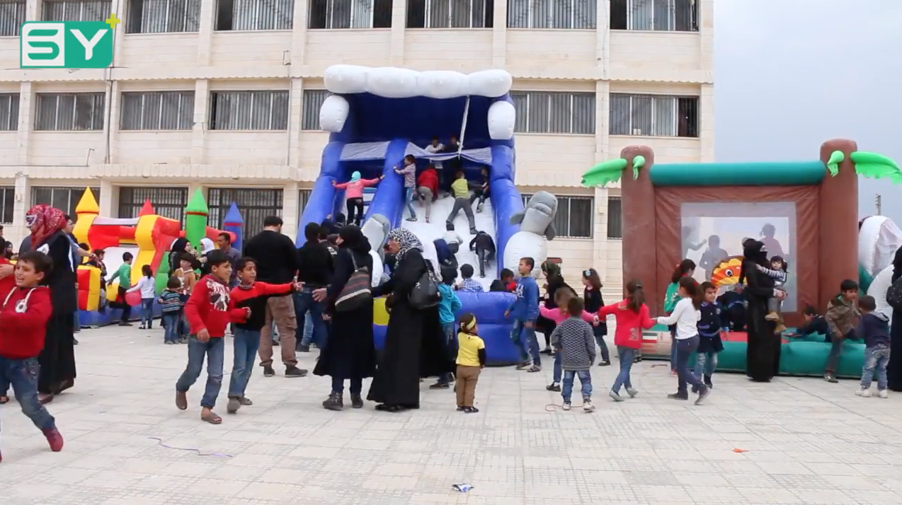 لإخراجهم من جو الحرب.. حفل ترفيهي لأطفال الغوطة الشرقية في إدلب