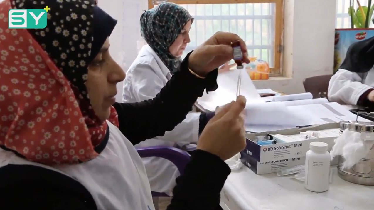 حملة لقاح لأطفال تبدأ في مدينة كفرنبل بريف إدلب