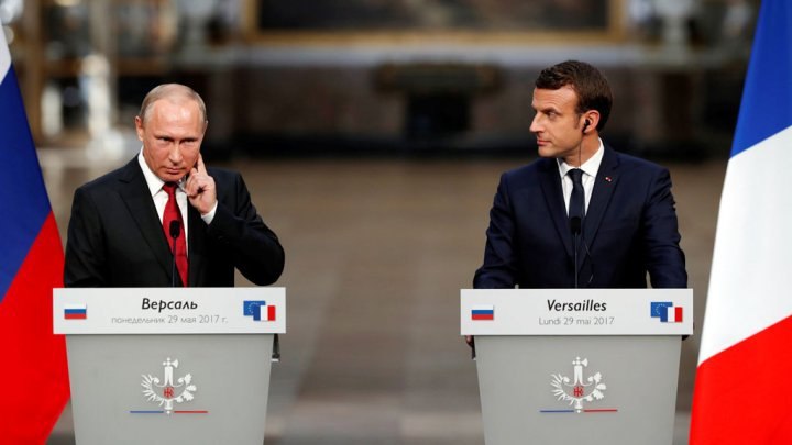 الرئيسان الفرنسي "إيمانويل ماكرون"، والروسي فلاديمير بوتين