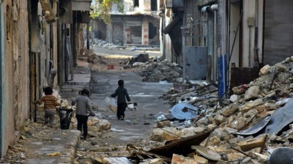 مقتل 3 أطفال بقنابل عنقودية من مخلفات القصف في ريف حلب
