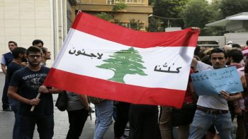 سياسيون لبنانيون ينددون بتصرف بعض البلديات في ترحيل السوريين