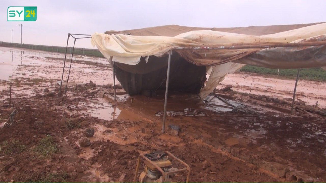 السيول تجرف المزيد من المخيمات في منطقة السدود بمدينة السويداء