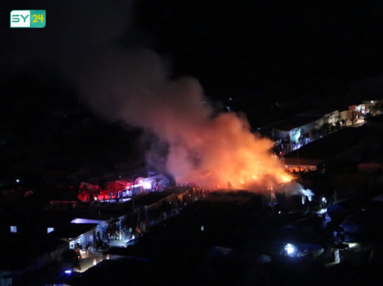 أضرار مادية كبيرة بسبب حريق في مخيم للنازحين شمال اللاذقية