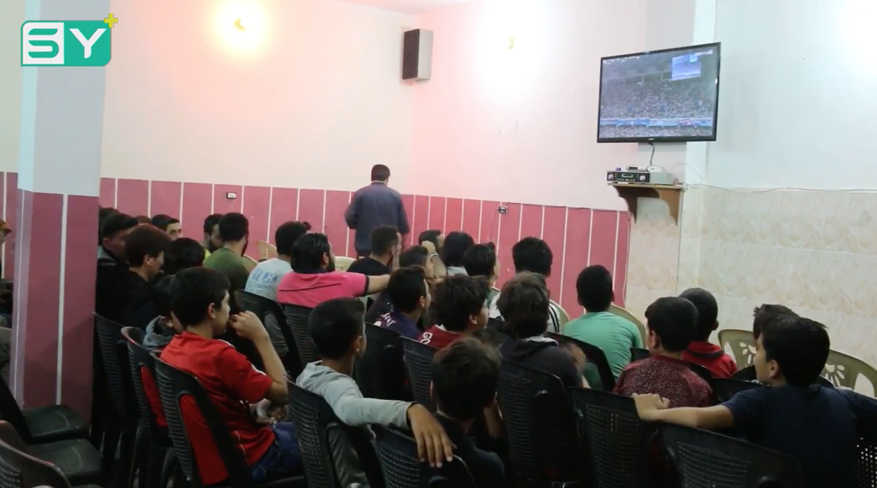 لم تمنعهم ظروف بلدهم من الحياة… شباب سوريا يتابعون نهائي دوري أبطال أوروبا بشغف