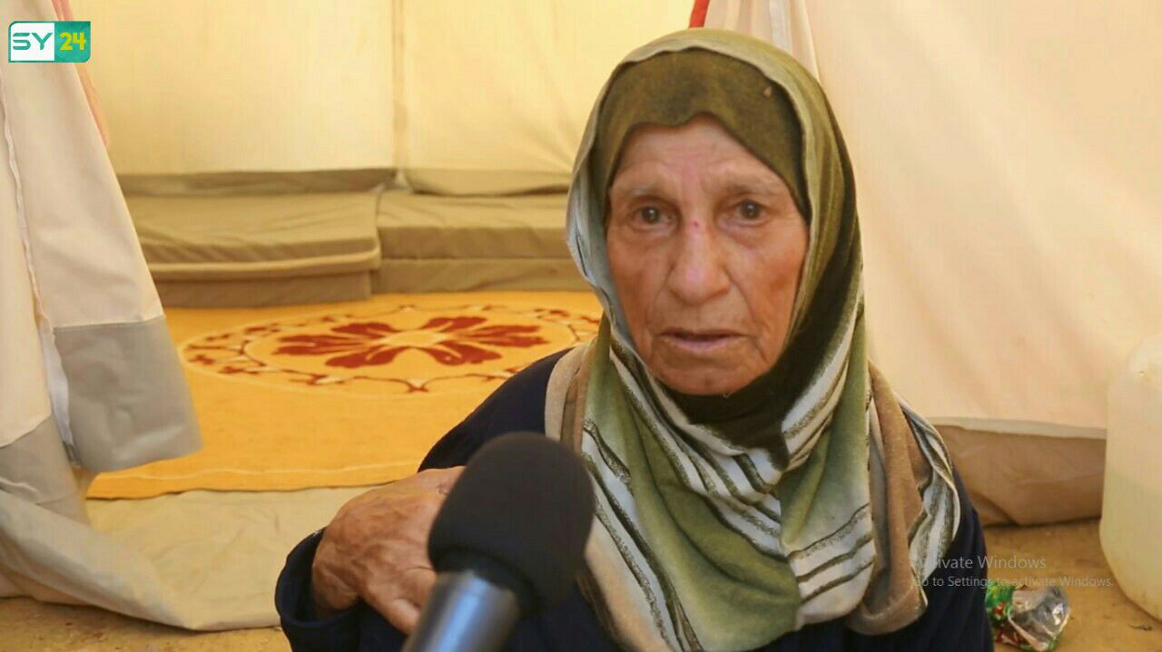 "أم محمد".. امرأة ستينية ضريرة من الغوطة أملها تلقي العلاج