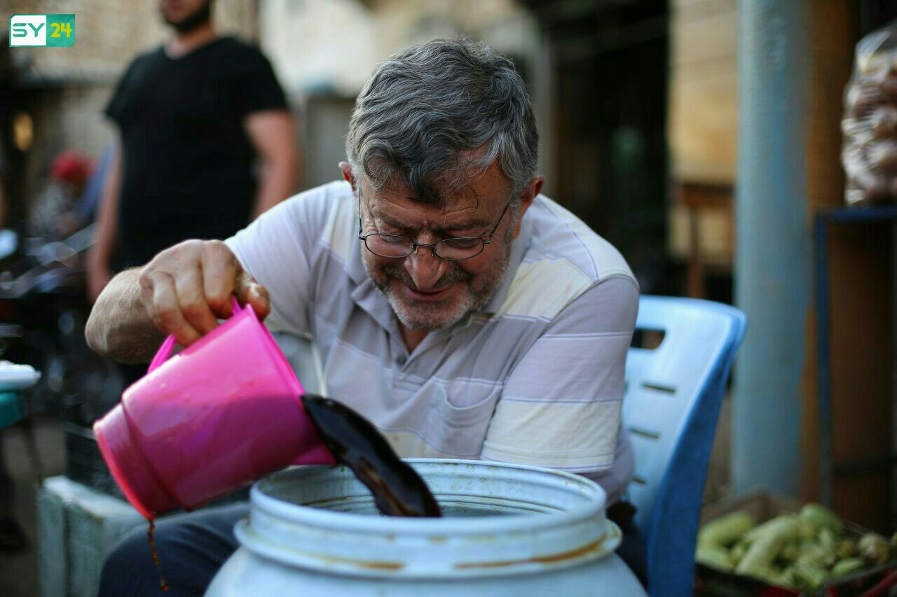 قبيل الإفطار بلحظات.. عدسة SY24 ترصد أجواء دارة عزة بريف حلب