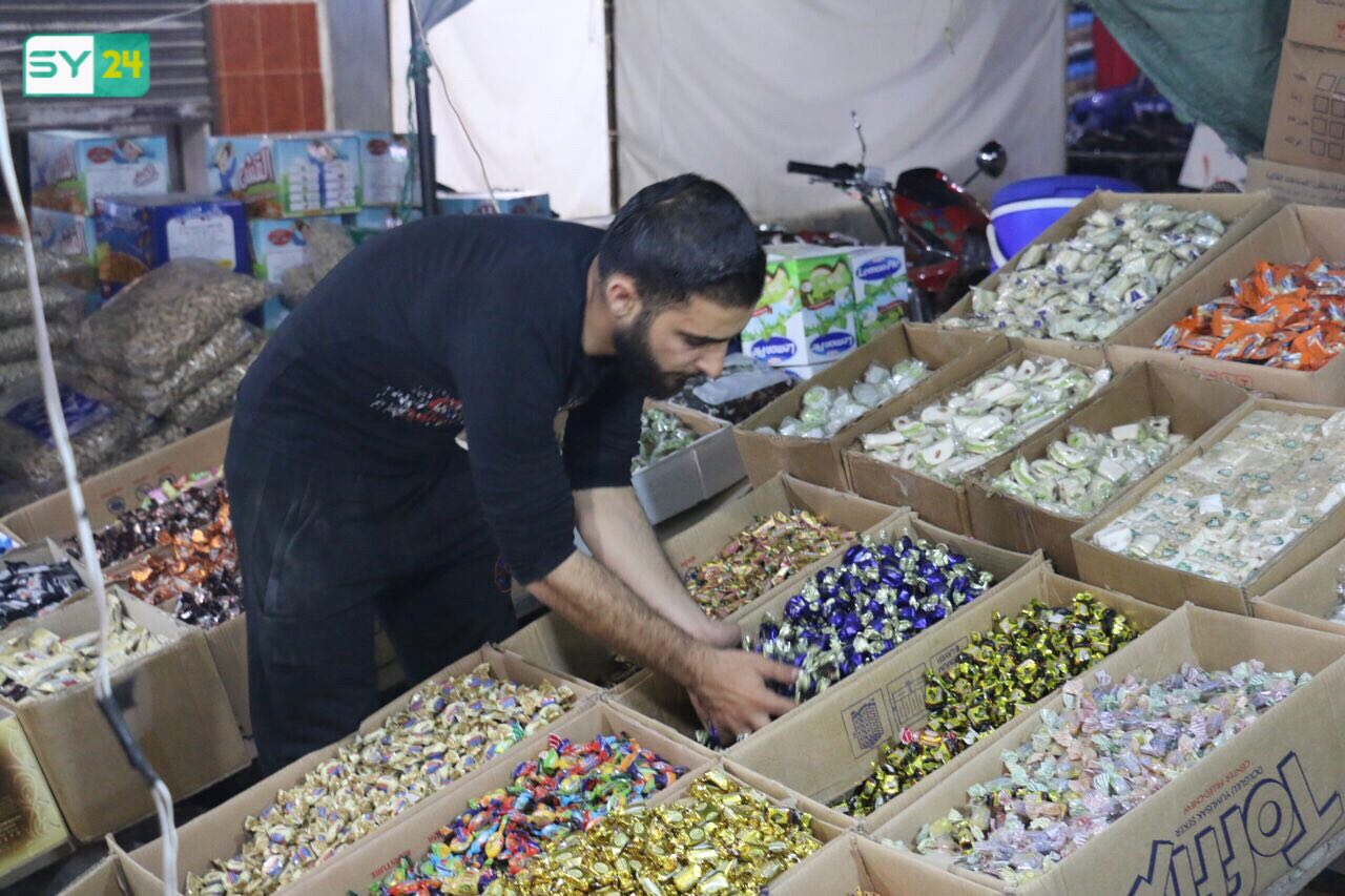 بعد اقتراب العيد.. كيف تبدو أسواق مدينة الدانا في إدلب؟
