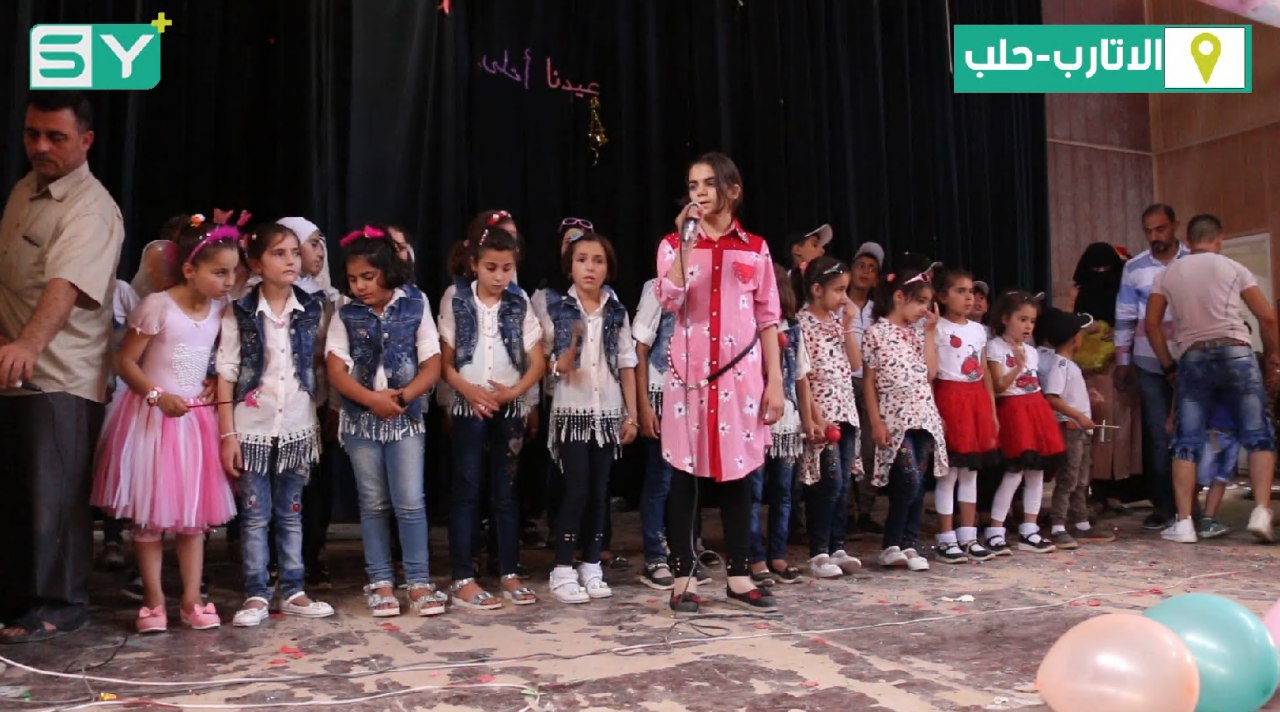 “رح ترجعي سوريا.. يا روحي ويا عينيّ”.. أغنية أمل من طفلة الأتارب في حلب سنا حلاق