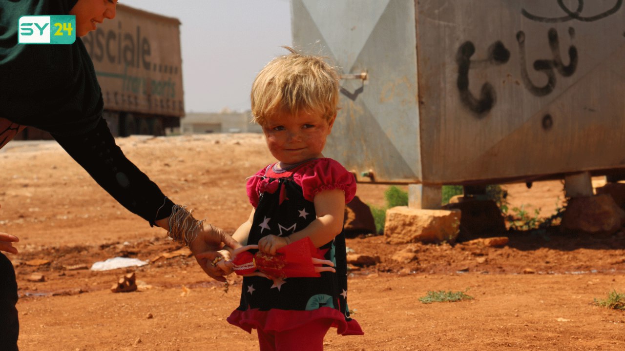 “نظمية”.. طفلة حسناء شوّهت طائرات النظام وجهها بغارة على ريف إدلب