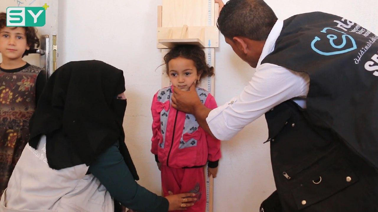 افتتاح أول مركز طبي لمعالجة حالات سوء التغذية لدى الأطفال جنوب حلب