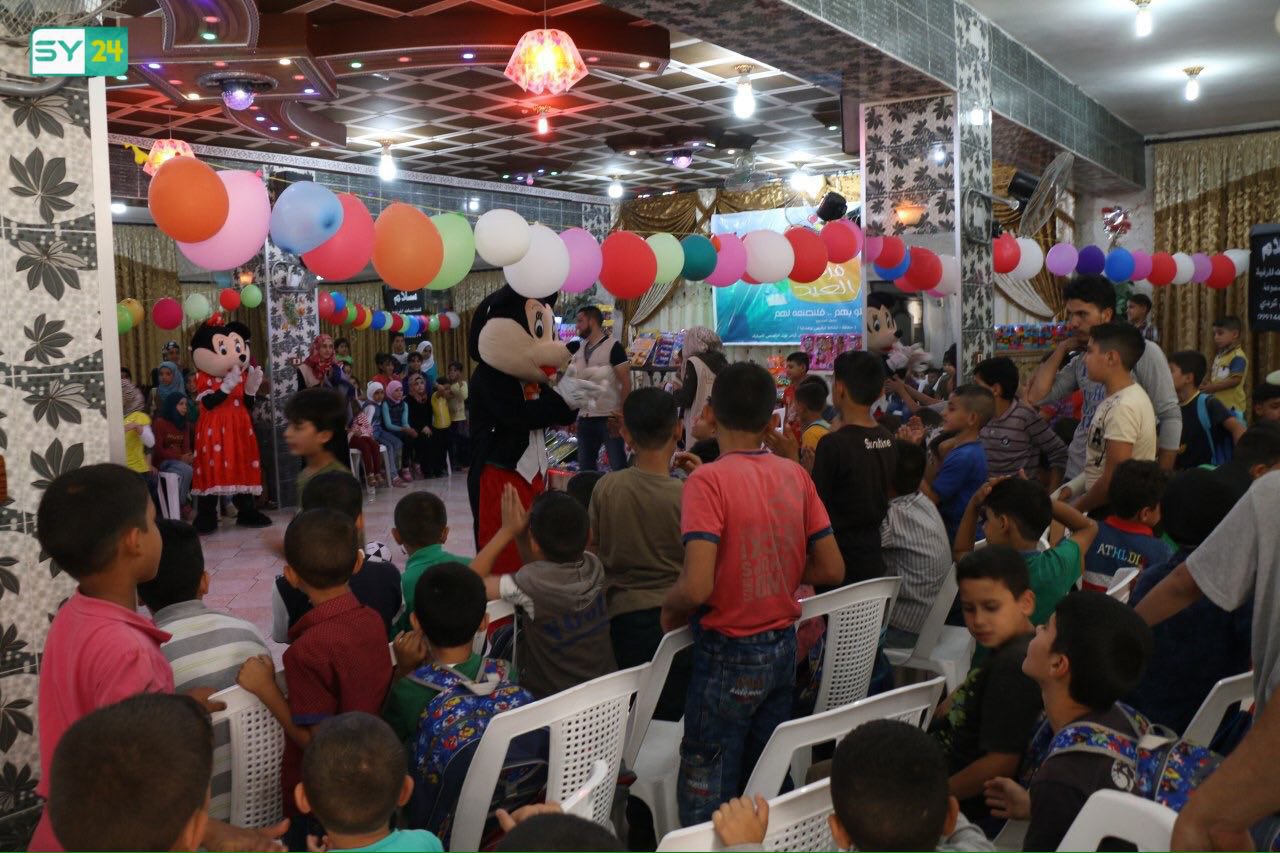 جمعية “أيادي” تنظم حفلاً ترفيهياً لأطفال الغوطة الشرقية في ريف إدلب بمناسبة العيد