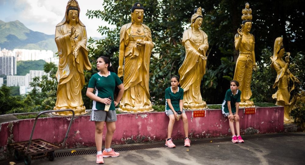ثلاث فتيات سوريات يلاحقن حلم "الإسكواش" في هونغ كونغ