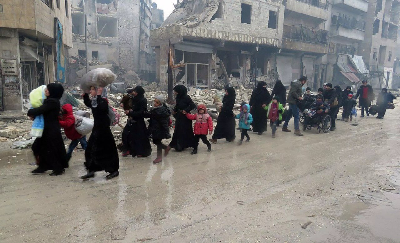 النظام السوري يطرد نازحي حلب من اللاذقية
