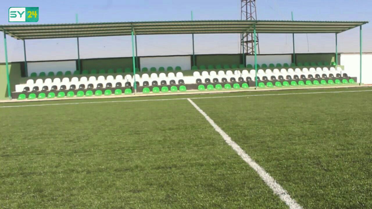 دعماً للشباب الرياضيين.. بناء ملعب بمواصفات عالية في ريف حلب