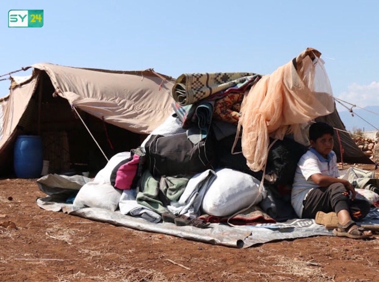 حماة.. فرار الأهالي من صواريخ النظام وروسيا
