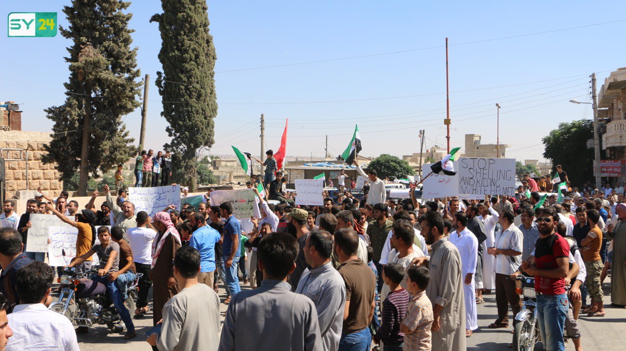 “الأرهابيون الحقيقيون هم الأسد وروسيا وإيران وحزب الله”.. من مظاهرة #معرة_تحرمة بريف #إدلب