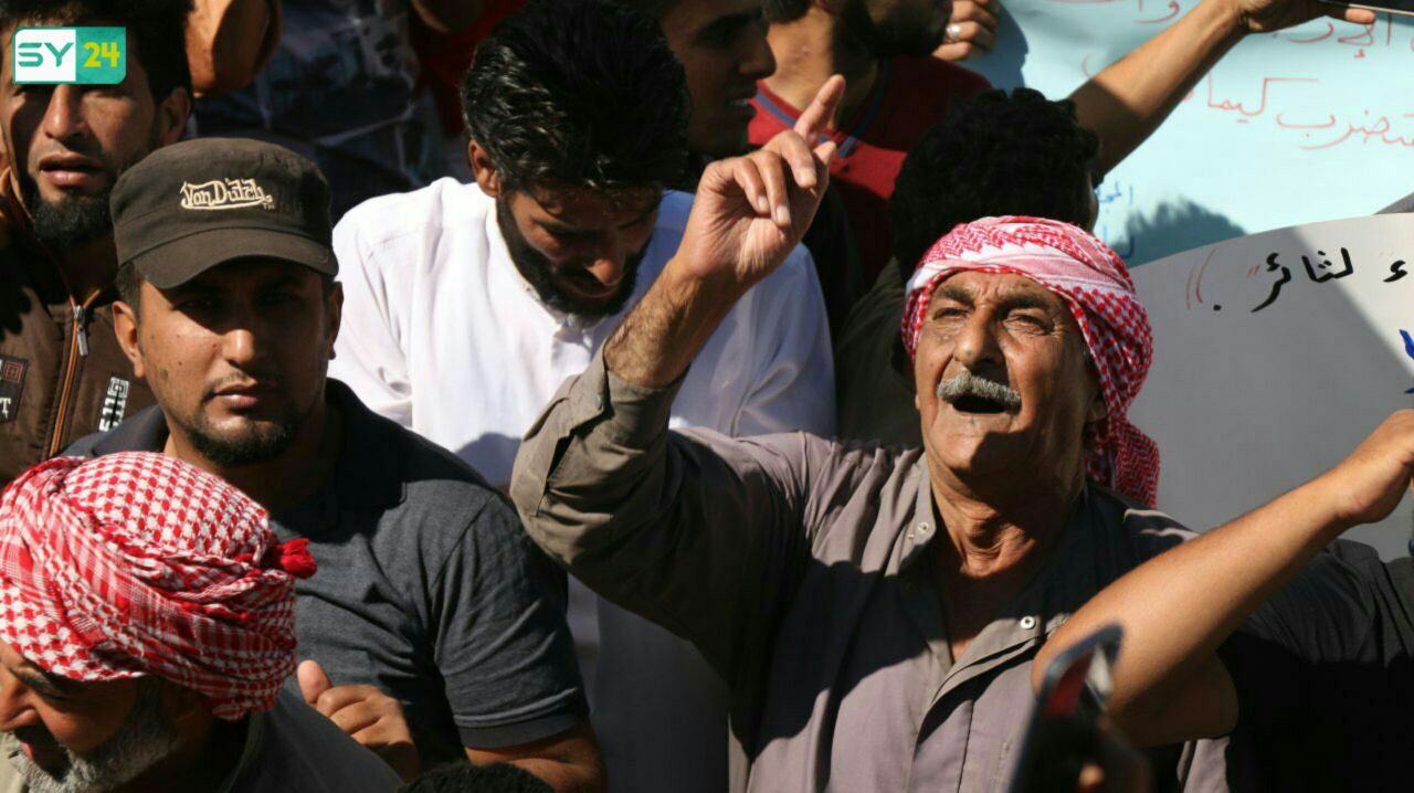 صغار وشباب ومسنون في مظاهرات ريف حماة.. “لسنا إرهابيون”