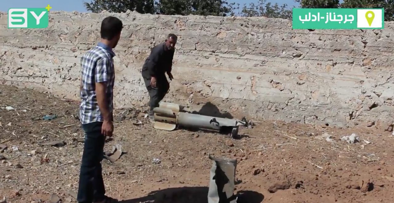 مع بداية العام الدراسي.. النظام يقصف المدارس في بلدة “جرجناز” بريف إدلب وإصابة 3 بجروح بينهم طفل