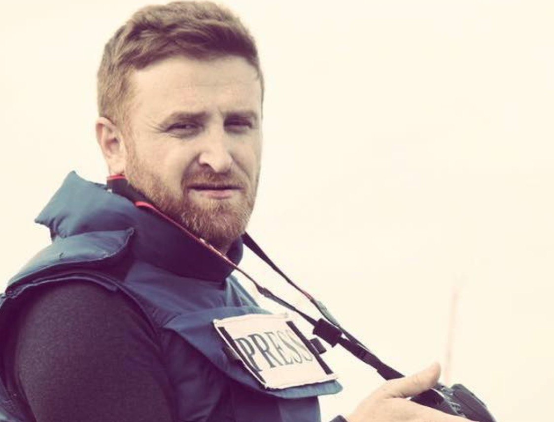 إعلامي موالي للنظام: لولا تدخل الروس لكنا مشرَّدين في معسكرات اللاجئين