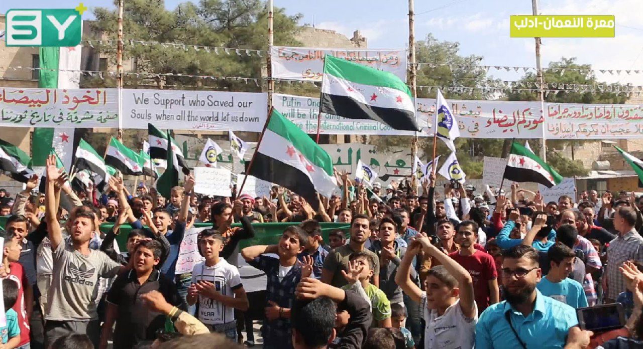 من معرة النعمان.. “الخوذ البيضاء صفحة مشرقة في تاريخ ثورتنا”