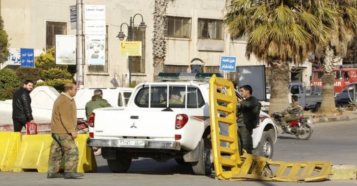 سرقت سيارته بالقرب من مفرزة الأمن.. والشرطة ترفض التحقيق مع السارق!