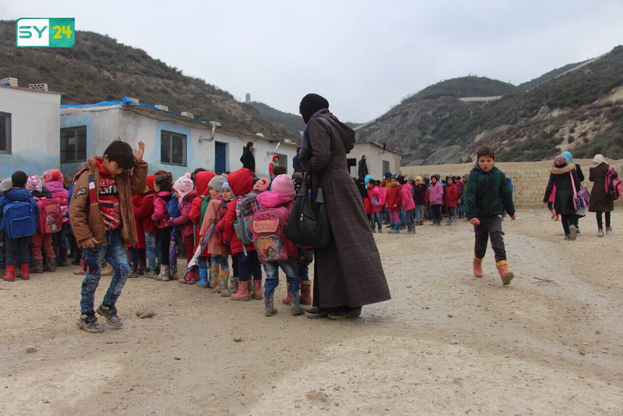 ترميم بعض المدارس يحسّن من الواقع التعليمي في مخيمات اللاذقية