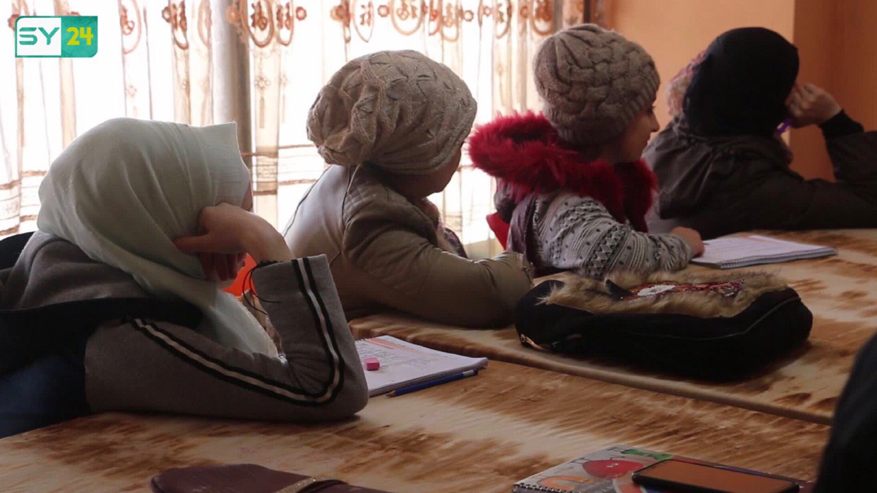 إقامة دورات تعليمية ومهنية لدعم المرأة وتمكينها في عفرين