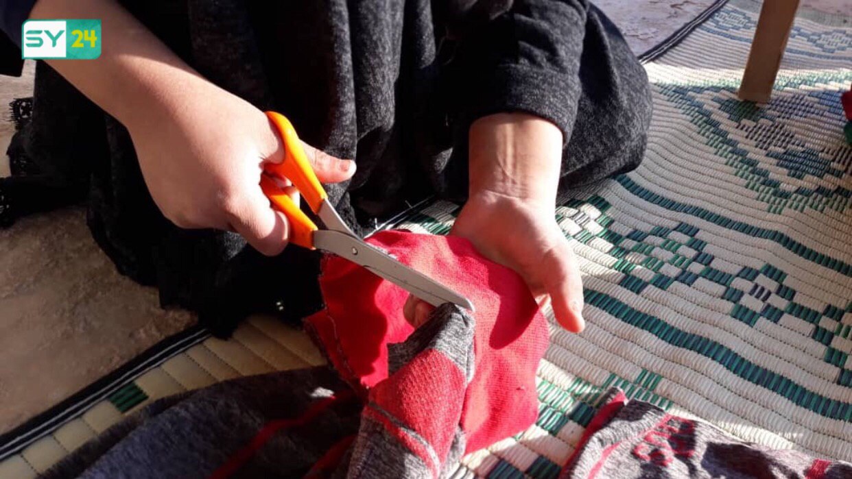 تدوير الملابس في إدلب.. مهنة تقي بعض النساء الحاجة وتؤمن معيشتهن