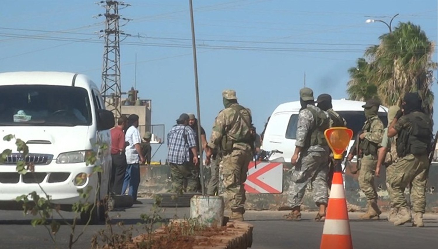 “تحرير الشام” تفرض ضرائب على حركة التنقل والبضائع في ريف حلب