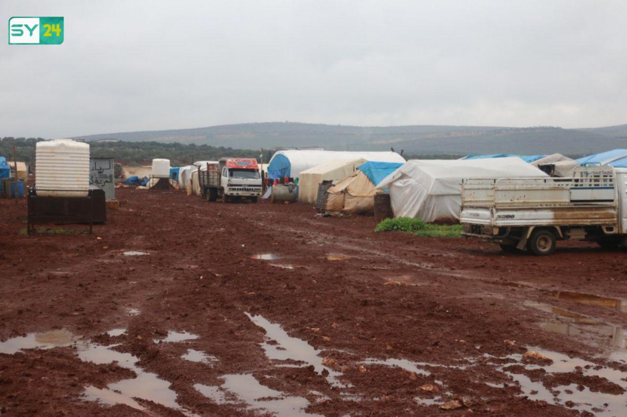 منسقو الاستجابة في سوريا: 8 آلاف عائلة نازحة متضررة من العاصفة المطرية