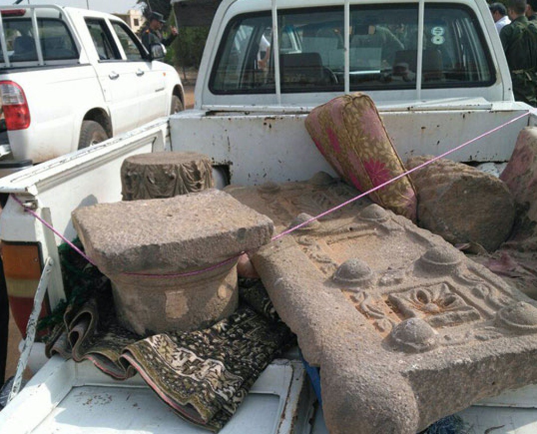 ميليشيات إيران تنهب إرث درعا التاريخي!