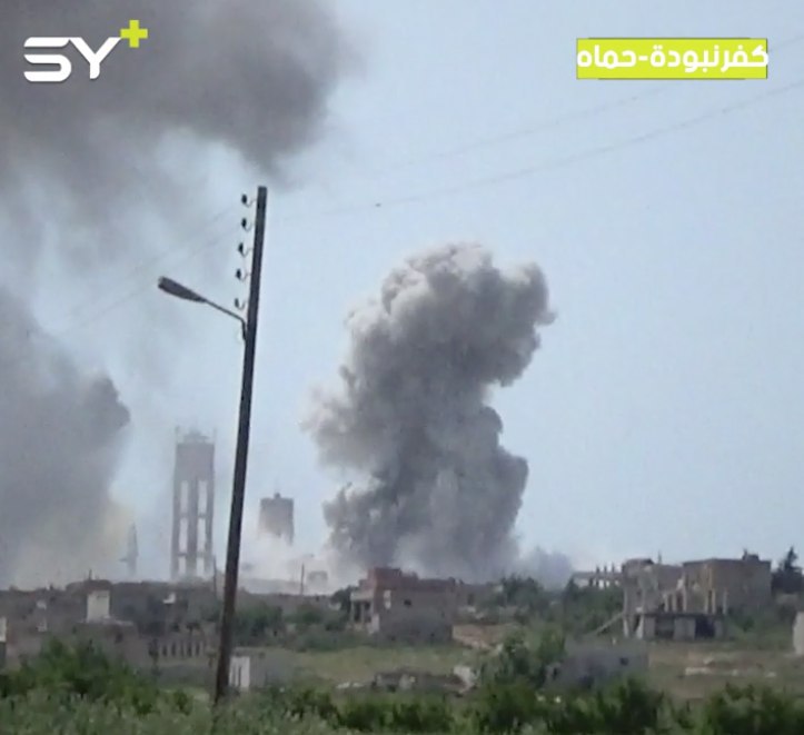 بالبراميل المتفجرة.. مروحيات النظام تقصف كفرنبودة في حماة