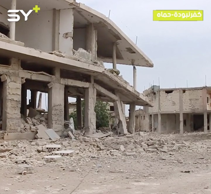 آثار الدمار في بلدة كفرنبودة جراء القصف من الطيران الحربي والمروحي